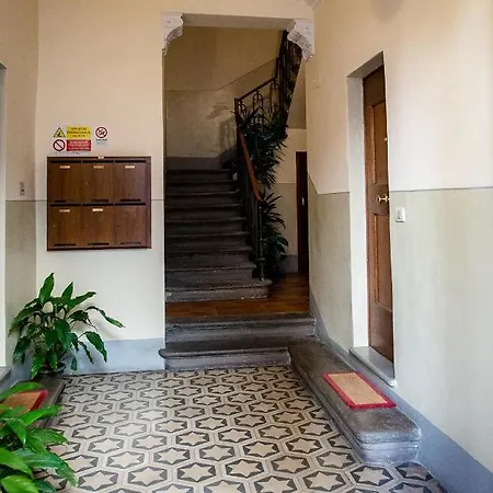 Apartment Up *